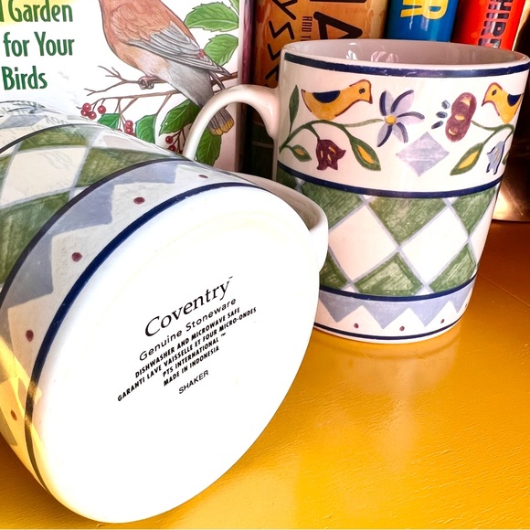 Vintage Coventry Bird Mugs and Hardcover Attracting Birds Book Set of 3 - Picture 4 of 9